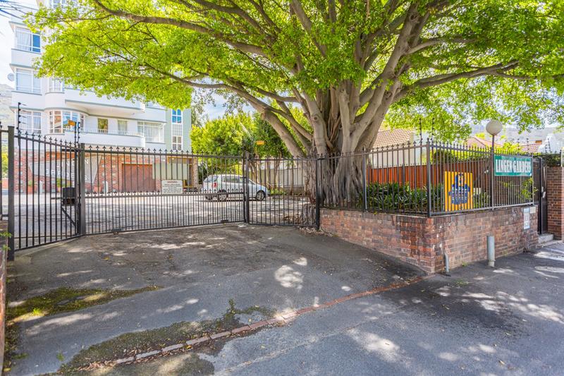 2 Bedroom Property for Sale in Gardens Western Cape